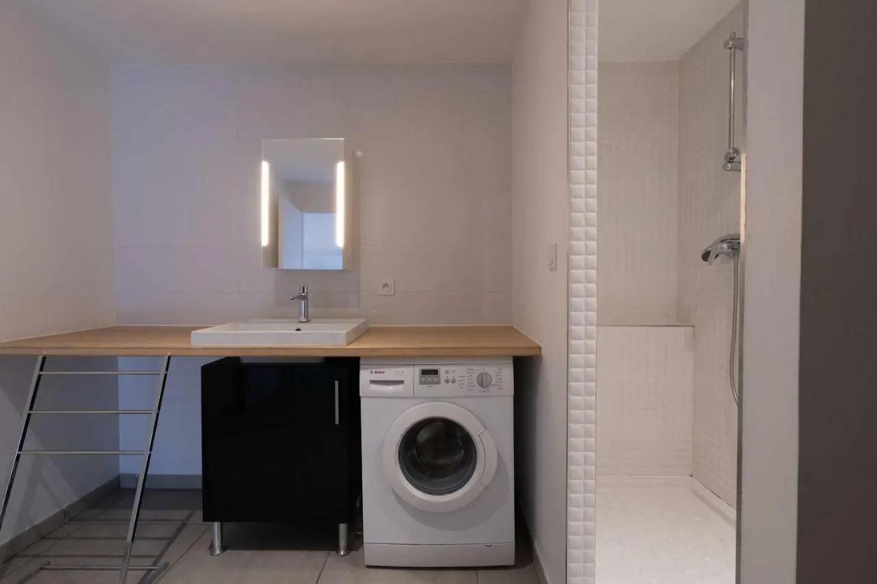 303 - Appartement Duplex Moderne - Jeanne D'Arc, Toulouse 0*,